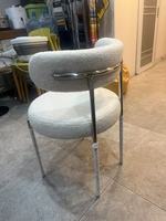 Fauteuil de salle à manger en tissu bouclé nordique, fauteuil rembourré moderne style Teddy, vente en gros |   Chaise de vanité à pieds métalliques, fabricant de Foshan