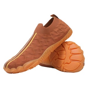 Chaussures de marche Fly Knit à semelle en caoutchouc, faciles à enfiler, respirantes, toutes saisons, couleur unie, bout fermé, doublure en maille - Product Image 5