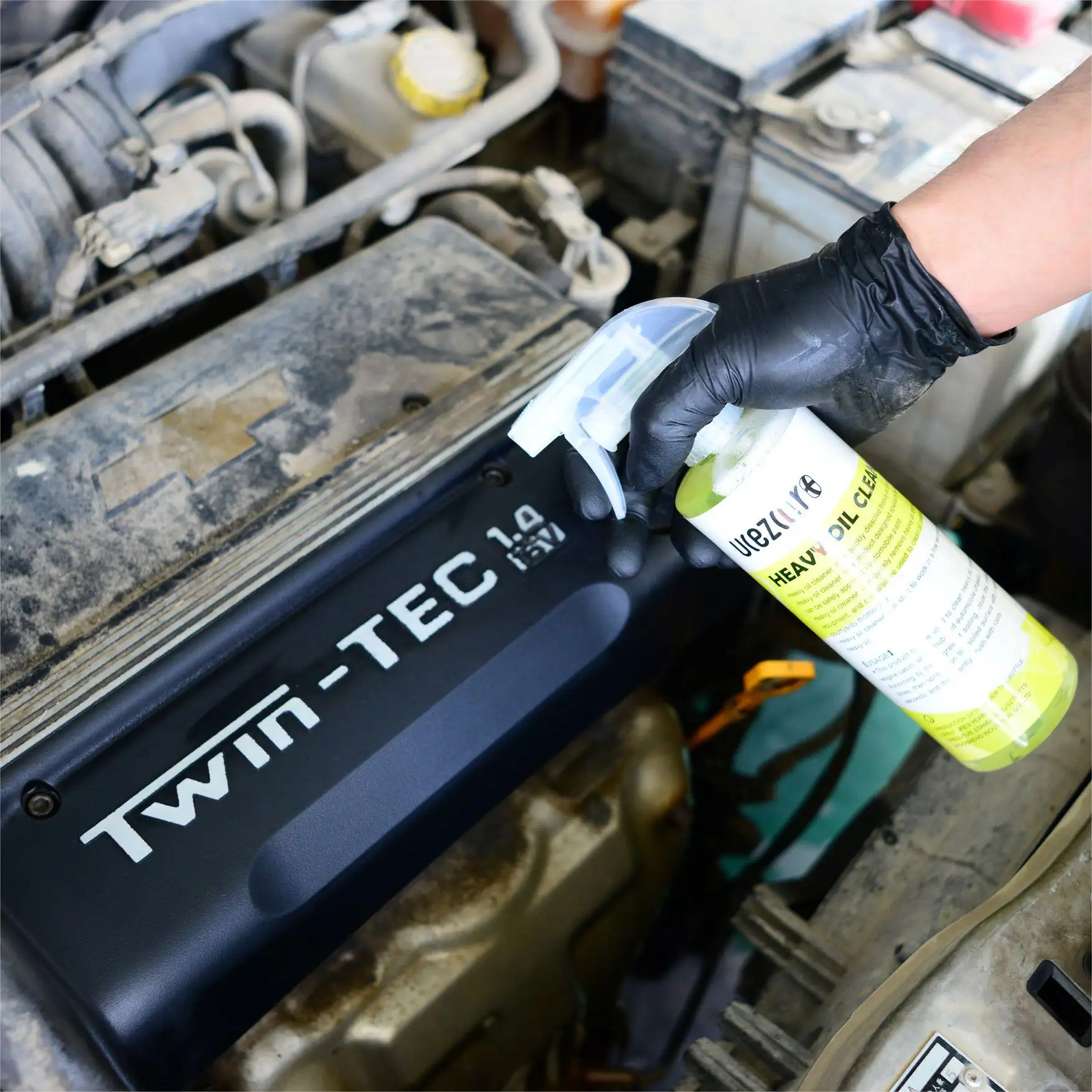 Sıcak UCEZCAR + konsantre araba motoru yağ çözücü ve toz temiz kimyasal sıvı köpük sprey lastik temizleyici sprey