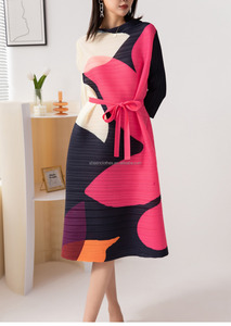 Vestido plisado Miyake estampado moda Vestidos De <span class=keywords><strong>Fiesta</strong></span> <span class=keywords><strong>2022</strong></span> nuevo vestido De longitud media con cordones y cuello ranurado suelto europeo y americano - Product Image 3