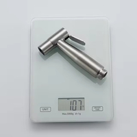Deao Douche à main moderne Bidet de toilette mural Shattaf Pulvérisateur portable