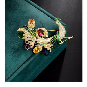 بروش نسائي فاخر وأنيق ، طاووس راقي ، إكسسوارات رائعة ، جاكيت صدر مثالي ، هدية ديكور - Product Image 3