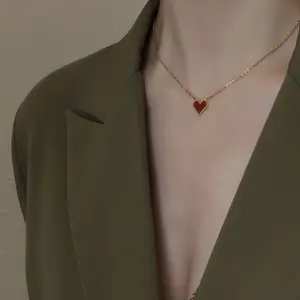 AIZL kalung emas 18k stainless steel, Kalung liontin hati merah modis mewah ringan temperamen