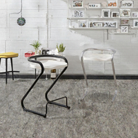 Tabouret de bar pour îlot de cuisine, café et bar à domicile, structure en acier tubulaire noir, assise brillante blanche, avec accoudoirs