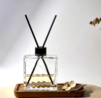 Diffuseur en verre carré transparent avec texture ondulée, récipient de parfum rechargeable pour la décoration aromatique de table