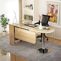 Bureau d'angle incurvé en bois, style moderne et épuré, avec bibliothèque intégrée, pour ordinateur et usage professionnel en bureau commercial