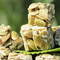 Camilan Kacang Campuran Almond dan Kacang Mete Gaya Italia yang Lezat dan Manis