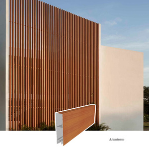 Revêtement mural <span class=keywords><strong>extérieur</strong></span> en aluminium imitation bois ou lambris en bois pour façade de maison - Product Image 1