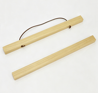Support magnétique pour affiches en bois massif, design intérieur personnalisable, tailles créatives sur mesure, idéal pour les toiles de grande taille.