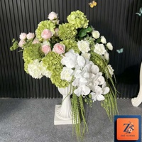 Bouquet de fleurs artificielles classiques faites à la main en Anthurium vert et blanc naturel, idéal pour centre de table, pour la Saint-Patrick ou les mariages