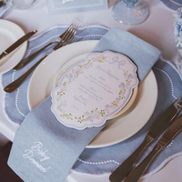 Cartes de table personnalisées pour mariage, motif floral ondulé, bleu poussière aquarelle, cartes de menu pour dîner, cartes de nom de invité personnalisées, cartes de placement de table