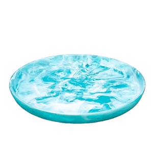 Aqua màu xanh màu kích thước lớn tay đổ nhựa hình tròn viền cạnh salad Platter thực phẩm phục vụ khay với Swirls đầy màu sắc - Product Image 1