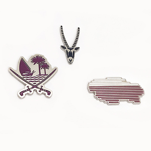 Qatar Quốc Gia Cờ Màu Sắc Bản Đồ Hình Dạng Kim Loại Phù Hiệu Trâm Với 2022 Biểu Tượng - Product Image 3