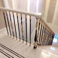 Balustres d'escalier en laiton et bronze de luxe sur mesure, finition noir et or, résistants à l'eau et à la rouille, pour villas et hôtels.