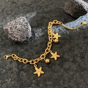 Nouveau Bracelet Étoile de Mer Tendance en Acier Inoxydable Plaqué Or 18K – En Stock, Vente en Gros, Bracelet Femme - Product Image 2