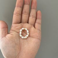 Minimalistische Geometrische Elastische Mehrfach Perlenbesetzte Ringe Natürliche Süßwasserperlen Ringe für Frauen