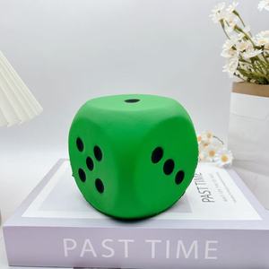 Dadi colorati con angoli arrotondati super morbidi, grandi, per giochi da tavolo, giocattoli in peluche, intrattenimento, da spremere IT - Product Image 4