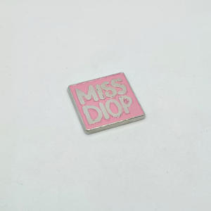 डिजाइनर लोगो diy चार्म्स कपड़ों के बाल सामान फोन केस हेयर क्लिप गहने लक्जरी सजावट जंक केस चार्जर एक्सेसरीज - Product Image 2