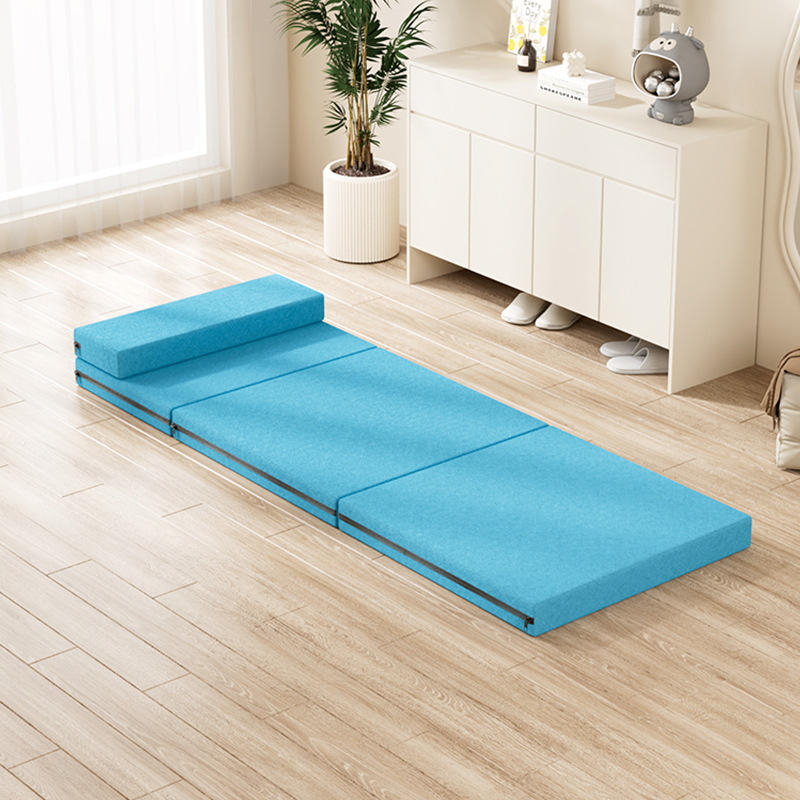 สีน้ำเงินกรมท่า มาพร้อมกระเป๋าโท้ทสีเทา