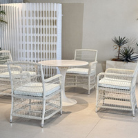 Chaises de salle à manger en osier d'extérieur avec accoudoirs et coussins pour jardin et terrasse