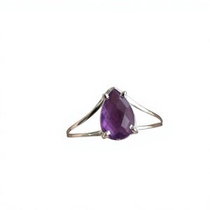 Anillo Jaura Jewels de Plata 925 con Amatista en Corte Pera y Engaste de Bisel, Joyería Minimalista con Piedra Natural para Uso Diario de Mujer - Product Image 1