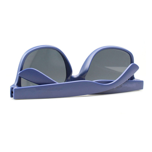 แว่นกันแดดกันแดดกรอบใหญ่พิเศษสำหรับผู้ชายและผู้หญิงใส่ได้ทั้งชายและหญิงสีดำขาวแดง - Product Image 3