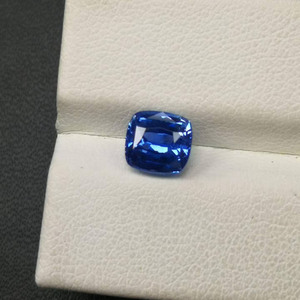 Zafiro azul aciano natural sin calentar de corte cojín de 2.02 quilates, certificado por AIGS, piedra preciosa suelta de 7.38*6.4mm para joyería fina personalizada - Product Image 1