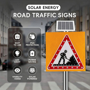 Panneau de signalisation LED solaire étanche IP67 avec construction en aluminium <span class=keywords><strong>et</strong></span> taille personnalisée pour le contrôle du trafic extérieur - Product Image 1