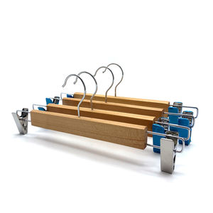 ผู้ผลิตขายส่งไม้แขวนเสื้อไม้แบบกำหนดเอง น้ำหนักเบา คุณภาพสูง พร้อมโลโก้ สำหรับกางเกง - Product Image 1