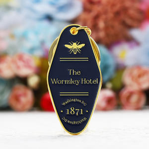 พวงกุญแจสั่งทำจากโรงงาน ชุบทอง สไตล์วินเทจ พวงกุญแจโรงแรม โลโก้ ตัวอักษร ตัวเลข สำหรับโฆษณาธุรกิจ พวงกุญแจโรงแรมเคลือบ - Product Image 4