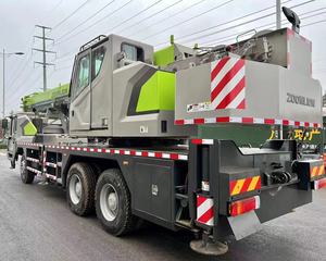Camion-grue Zoomlion d'occasion de 35 tonnes, moteur et pompe entièrement fonctionnels, équipement de levage haute performance - Product Image 3