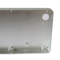 Boîtier électronique en aluminium usiné CNC personnalisé avec conception multi-ports