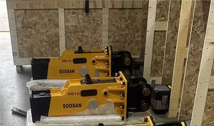 Nuevo Martillo Hidráulico Tipo Caja SB 10 para Miniexcavadoras y Minicargadoras (0.8-2.5 Toneladas) Motor de Demolición 1 Año - Product Image 6