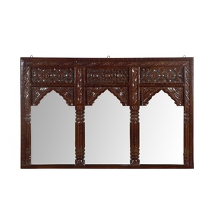 Panel de Espejo de Pared de Madera Tallada a Mano - Marco de Espejo Decorativo Blanco Vintage, Espejo de Pared Arqueado para Sala de Estar y Decoración de Hotel - Product Image 1