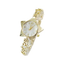 Nouvelle montre pour femme de style niche, haut de gamme, en forme d'étoile à cinq branches, bracelet étoile, montre à quartz
