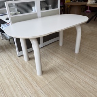 Table à manger en bois massif en promotion pour 4-6 personnes, design moderne de luxe avec plateau en pierre frittée