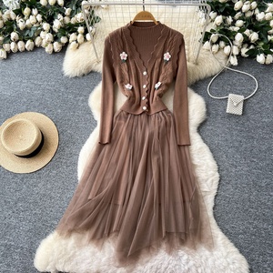 Gilet cardigan sans manches à fleurs 3D pour femme, superposé et avec robe longue à manches en maille tricotée et patchwork - Product Image 3