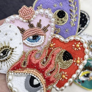 Patches de Coração 3D Feitos à Mão com Contas, Acessórios Versáteis para DIY, Broches para Roupas, Bolsas e Sapatos, Múltiplos Estilos, Material PVC - Product Image 3