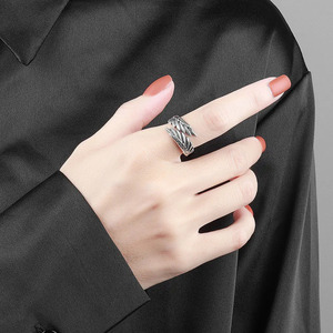 <span class=keywords><strong>Anillo</strong></span> Vintage Ajustable con Pluma <span class=keywords><strong>de</strong></span> Ala <span class=keywords><strong>de</strong></span> Ángel, Moderno para Boda <span class=keywords><strong>o</strong></span> Fiesta para Hombre y Mujer - Product Image 4