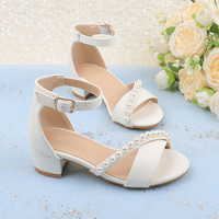 Sandales de princesse à talon bas pour petite fille, avec chaîne de perles blanches et bride de cheville, semelle souple, chaussures de mariage et de fête, vente en gros 2026