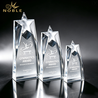 Trofeo de Gimnasia de Cristal Noble con Prisma Inclinado, Panel Frontal con Adorno de Estrella de Cinco Puntas, Texto Personalizado, Recuerdo para Competiciones Juveniles de Gimnasia
