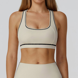 <span class=keywords><strong>Set</strong></span> <span class=keywords><strong>da</strong></span> Yoga <span class=keywords><strong>da</strong></span> <span class=keywords><strong>Donna</strong></span> Senza Cuciture con Logo Personalizzato, Completo <span class=keywords><strong>da</strong></span> Allenamento, Pantaloni <span class=keywords><strong>da</strong></span> Yoga, Leggings e Reggiseno Sportivo, Tuta <span class=keywords><strong>da</strong></span> Yoga, <span class=keywords><strong>Set</strong></span> <span class=keywords><strong>da</strong></span> <span class=keywords><strong>Palestra</strong></span> e Fitness - Product Image 3