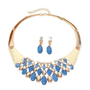 Parure de bijoux deux pièces pour femme, collier et boucles d'oreilles ovales bleues en acrylique incrustées de diamants, style mode exagéré, pour mariage - Product Image 5