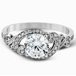 Anello Intrecciato Scintillante per Donne, Gioiello Elegante e Delicato per le Dita - Product Image 1