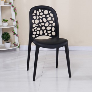 Silla de Jardín Nórdica Apilable, Económica y Colorida para Exteriores, Silla de Plástico Moderna para Cafetería - Product Image 4