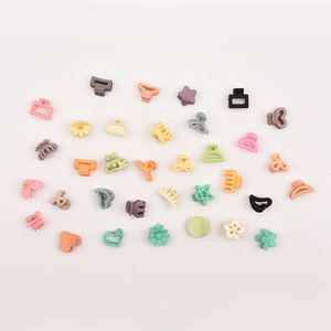 Barrettes à cheveux en plastique acétate, design cœur fleuri coloré, petites et mignonnes, pour femmes, usage quotidien - Product Image 4