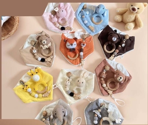 Serviette d'agrément pour nouveau-né en coton avec de nouveaux jouets élégants Serviette d'emballage pour bébé à motif solide avec hochet Boîte-cadeau de <span class=keywords><strong>naissance</strong></span> - Product Image 1