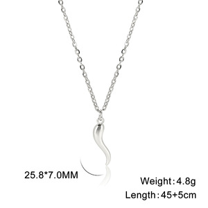 Collier tendance avec pendentif en forme de piment, plaqué or 18 carats PVD et acier inoxydable argenté |   Bijoux pour femmes de soirée - Product Image 5