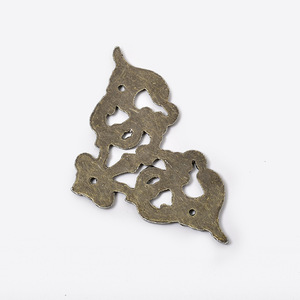 Metal <b>Corner</b> <b>Protector</b> Bronze Antique Style Decorative Edge Guard Hardware Accessory - Product Image 1