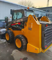 Chargeuse compacte sur chenilles légère XC7-SR07B de 0,4 m³ de capacité, 890 kg, avec tondeuse, tarière et souffleuse à neige